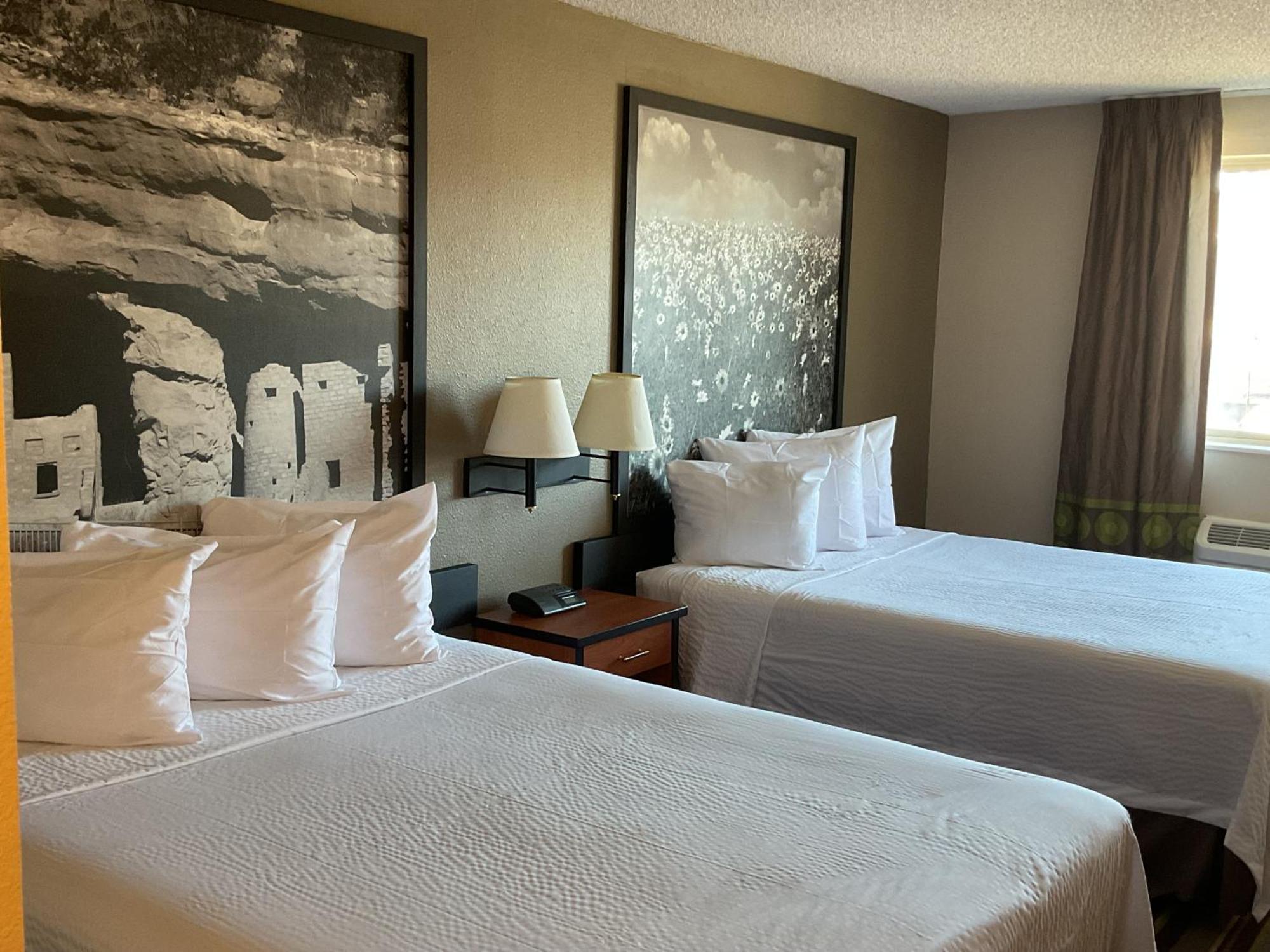Super 8 By Wyndham Colorado Springs Airport Motel Eksteriør billede